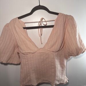 ASTR the Label Peach Puff Sleeve Crop Top
Size: L | ASTR the Label